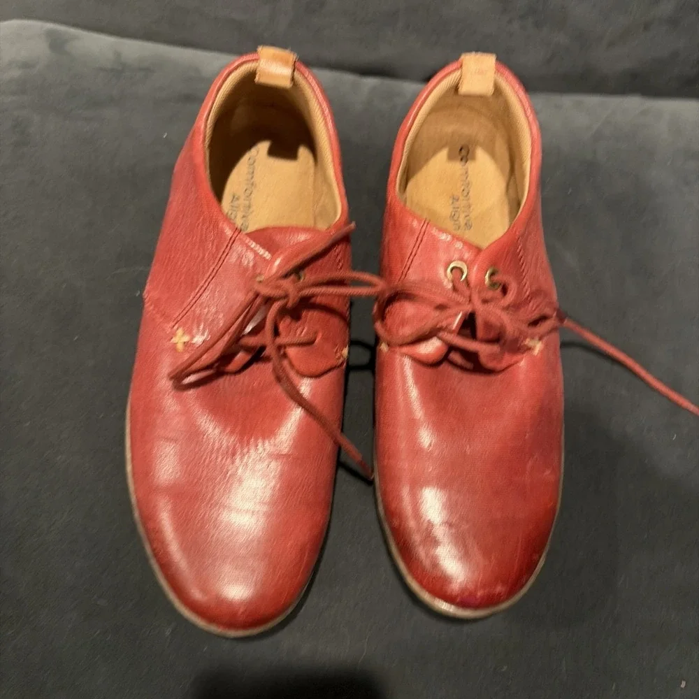 Comfortiva Align Red Leather lace up casual sneakers, women's 9.5W
